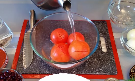 Бланшируем томаты