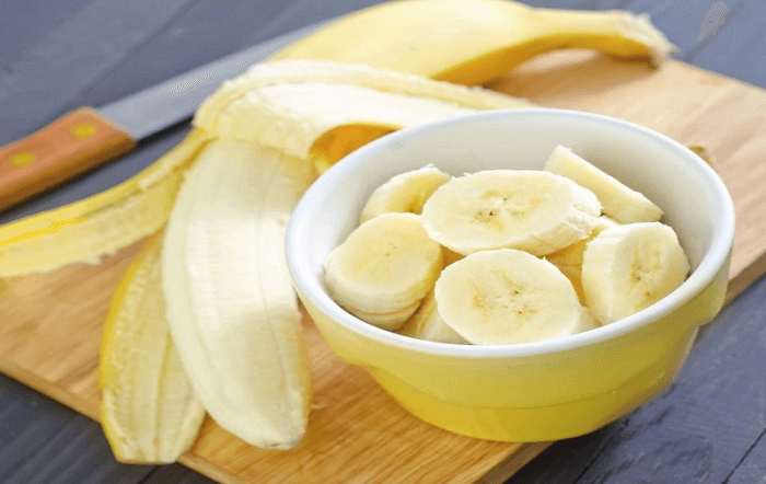 Банан порезать на кусочки