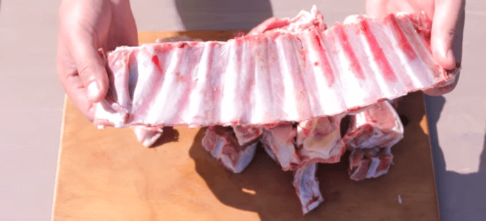 Мясо порезать на одинаковые части