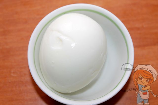 Чистим отварное яйцо