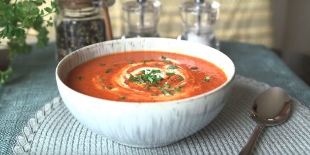 Томатный суп-пюре из цветной капусты, болгарского перца, лука и чеснока: простой рецепт