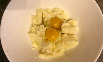 Картофельное пюре и яйца