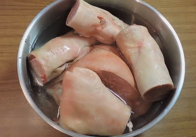 Холодец из свиных ножек - пошаговые рецепты с фото