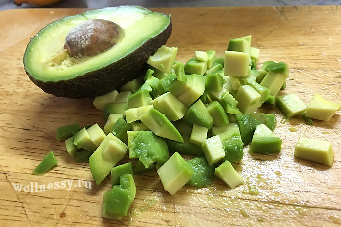 Почти «Оливье» с авокадо – кулинарный рецепт