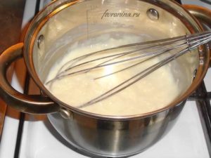 варить массу до консистенции заварного крема