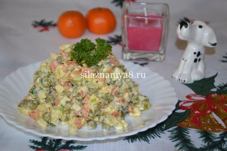 Салат зимний оливье с курицей и солеными огурцами