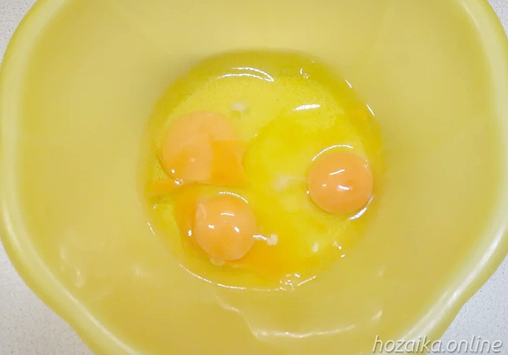 яйца в большой миске