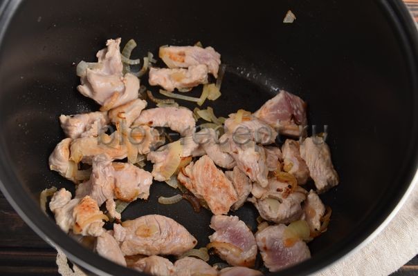 Гуляш из индейки - как готовить на сковородке, в духовке или мультиварке в сливочном или томатном соусе