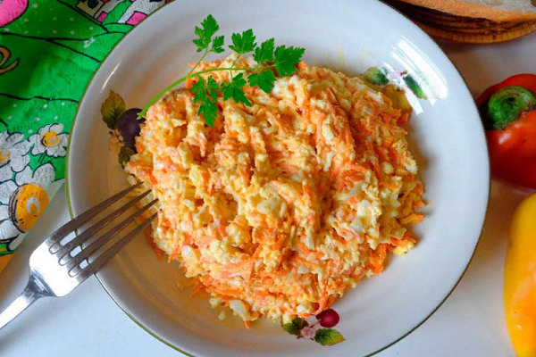Салат из сыра и яиц с корейской морковкой 