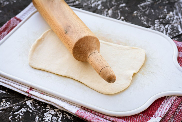 Пирожки из слоеного теста с творогом — рецепт с фото пошагово