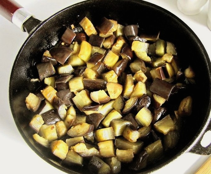 Икра из баклажанов на зиму "пальчики оближешь" - самые вкусные рецепты баклажанной икры
