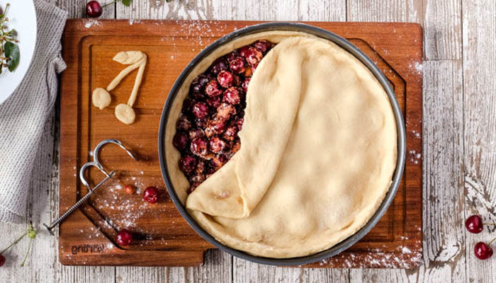 Пирог с вишней в духовке - самые вкусные и простые рецепты