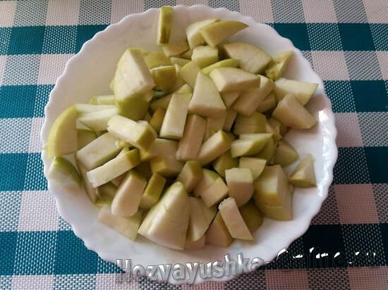 Шарлотка с яблоками на сковороде - пошаговый рецепт с фото