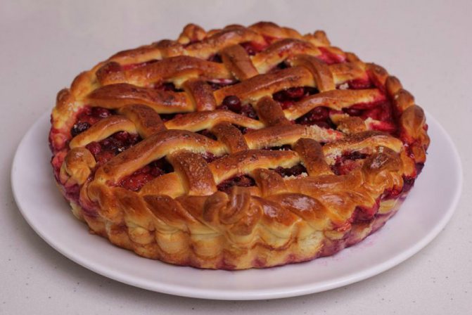 Пирог с калиной - простой татарский рецепт, из дрожжевого, песочного теста и с яблоками