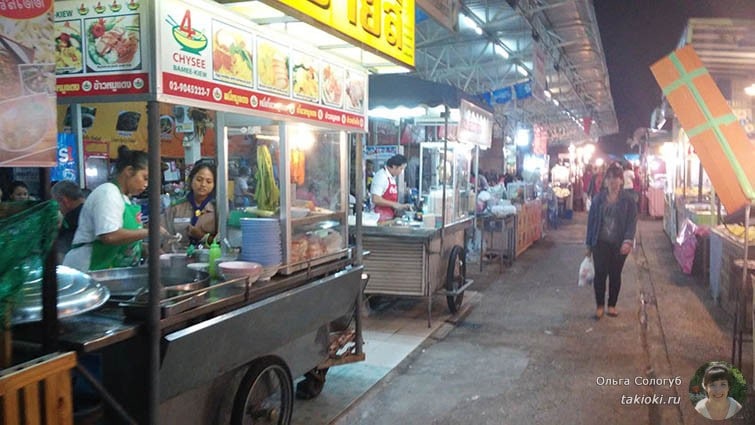 Ночной рынок в Тайланде