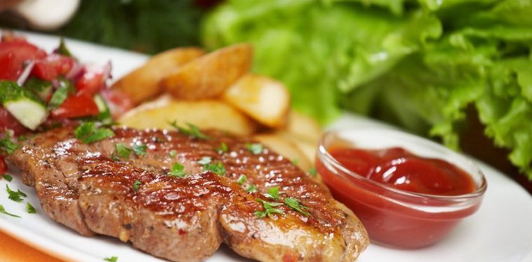 5 потрясающих рецепта — как вкусно пожарить стейк свинины на сковороде