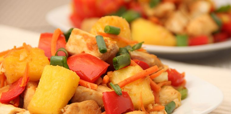 Рецепт приготовления наивкуснейшей курицы с ананасами на сковороде