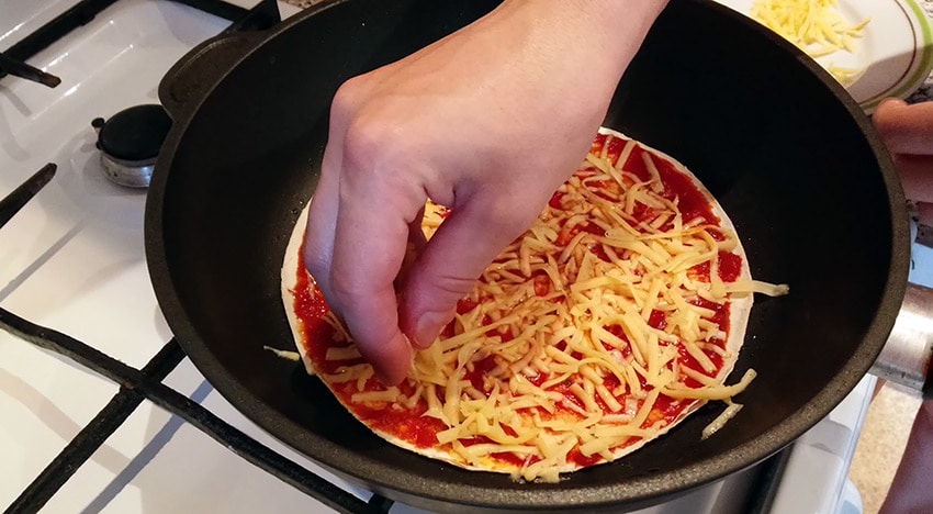 как приготовить пиццу без сметаны и кефира