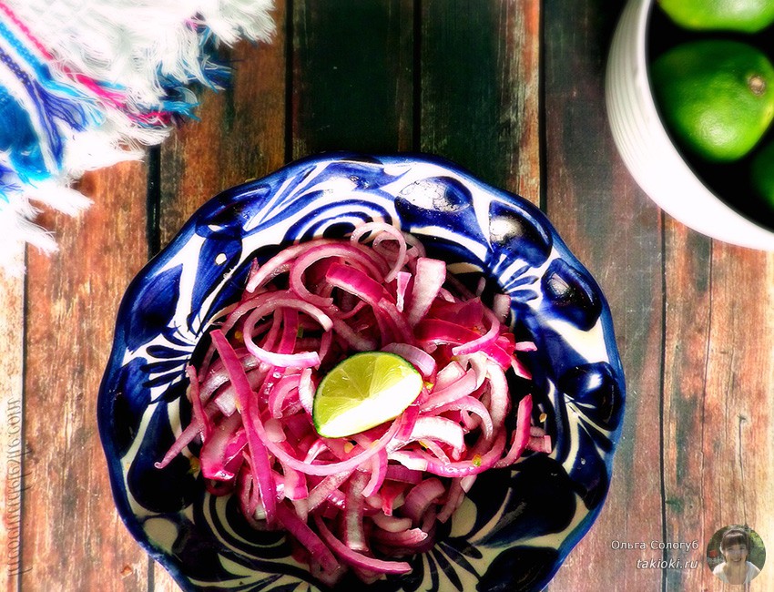 простые и вкусные салаты с маринованным луком