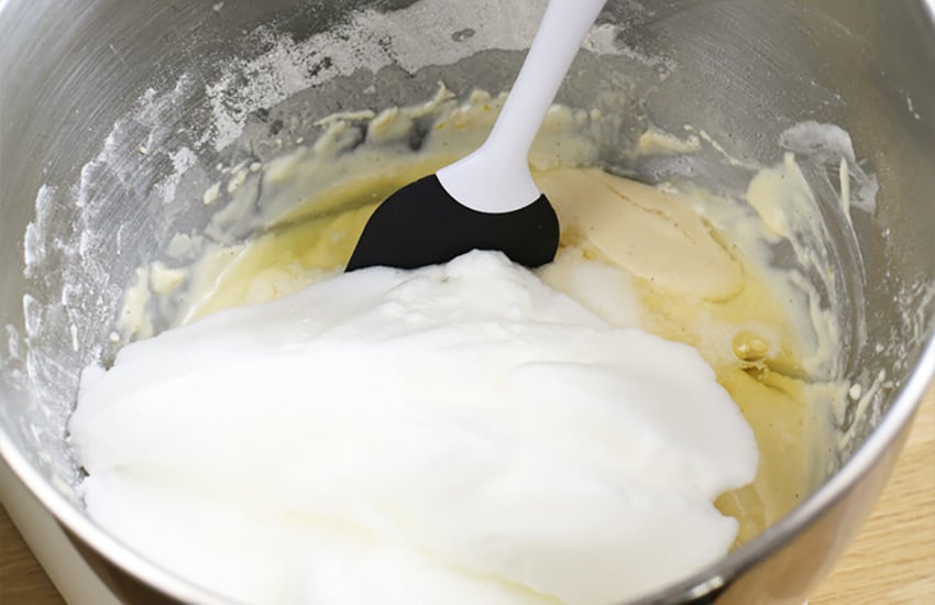 Как приготовить творожную запеканку на сковороде: полезные рецепты и даже без манки и яиц