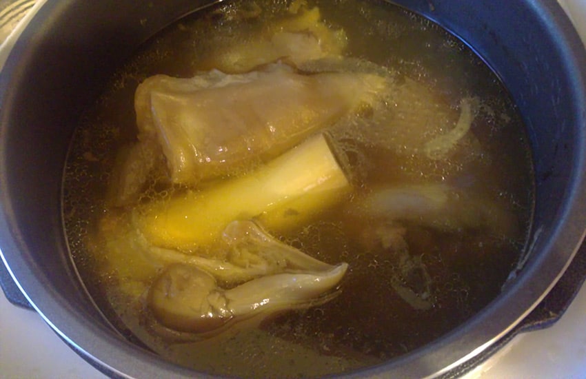Правильный рецепт: нужен ли желатин, чтоб сварить вкусный холодец из свиной рульки?