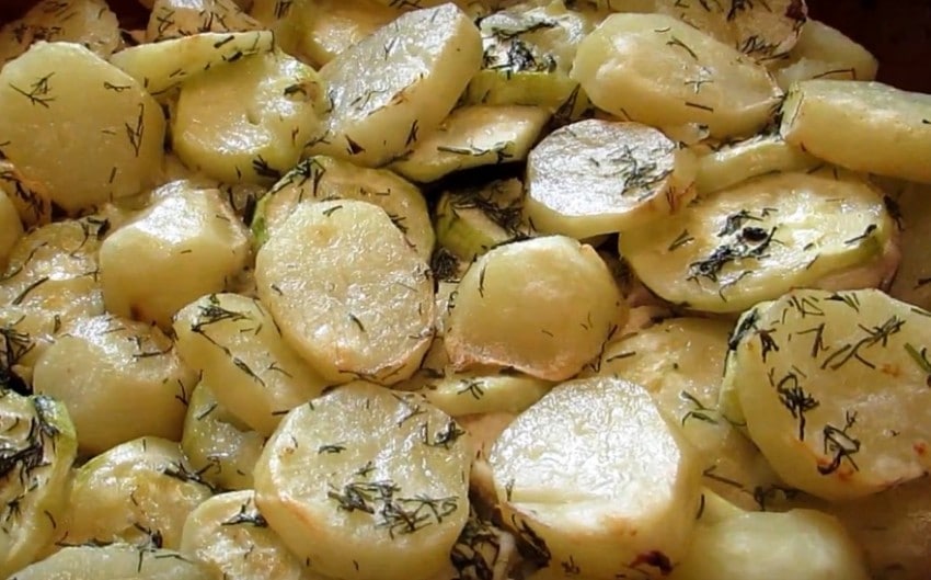 Запеканка из кабачков и картофеля - 5 рецептов в духовке и мультиварке