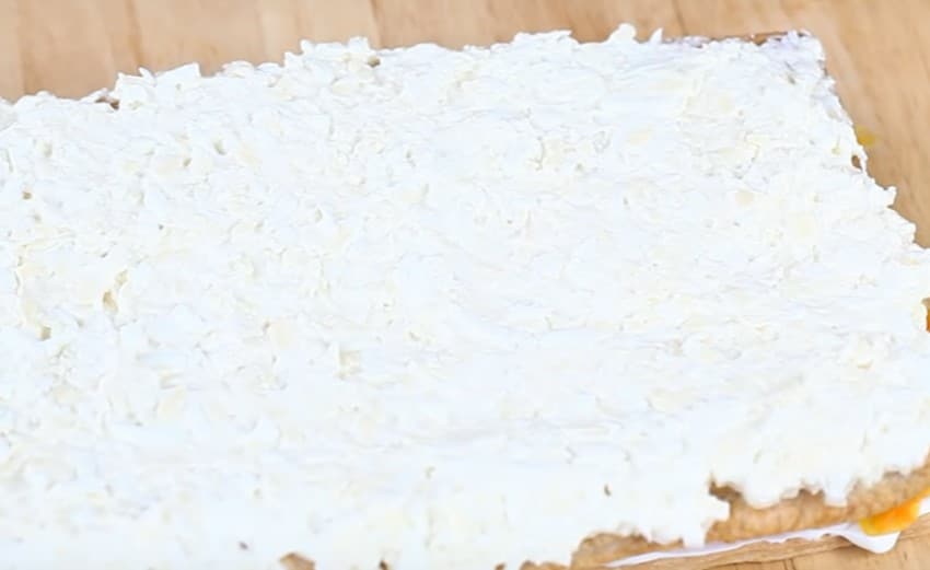 Закусочный торт Наполеон с несладкой начинкой – 4 праздничных рецепта