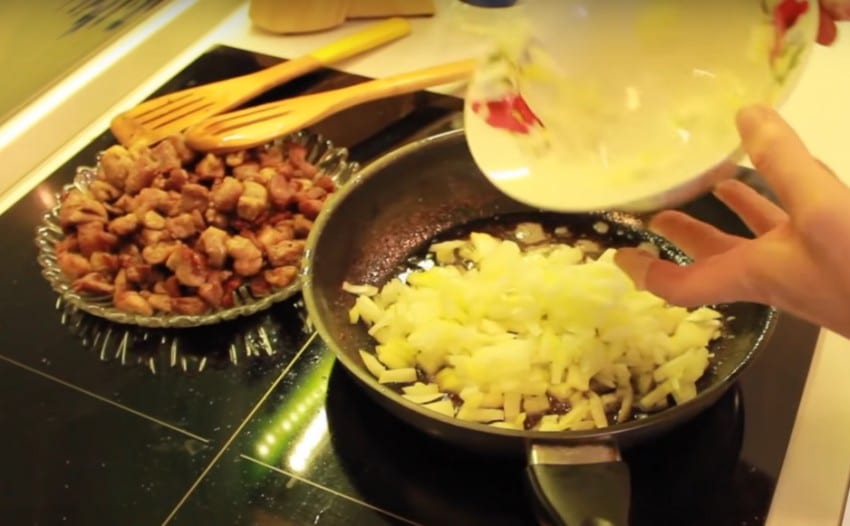 Как вкусно приготовить голень индейки на сковороде, чтобы она была мягкой и сочной?