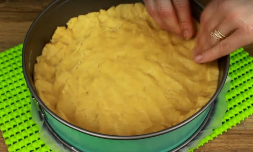 Заливной пирог с вишней в духовке – 6 рецептов приготовления в домашних условиях