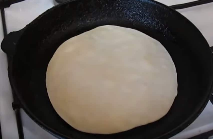 Как сделать хлеб на сковороде? 5 рецептов приготовления в домашних условиях