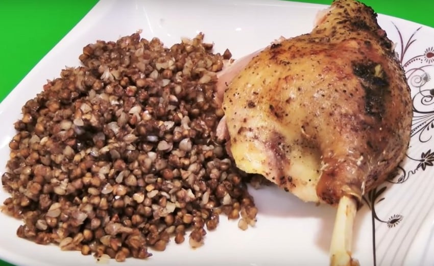 Утка рождественская, запеченная в духовке – 5 рецептов приготовления
