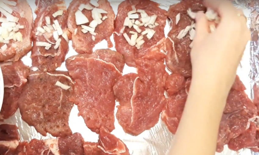 Мясо по-французски из говядины в духовке – 5 рецептов приготовления