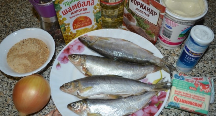 Рыба в сметане на сковороде: 4 рецепта приготовления в домашних условиях