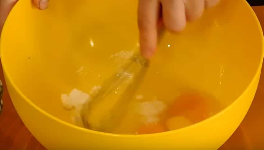Дрожжевые блины на воде: рецепты приготовления толстых или тонких блинчиков