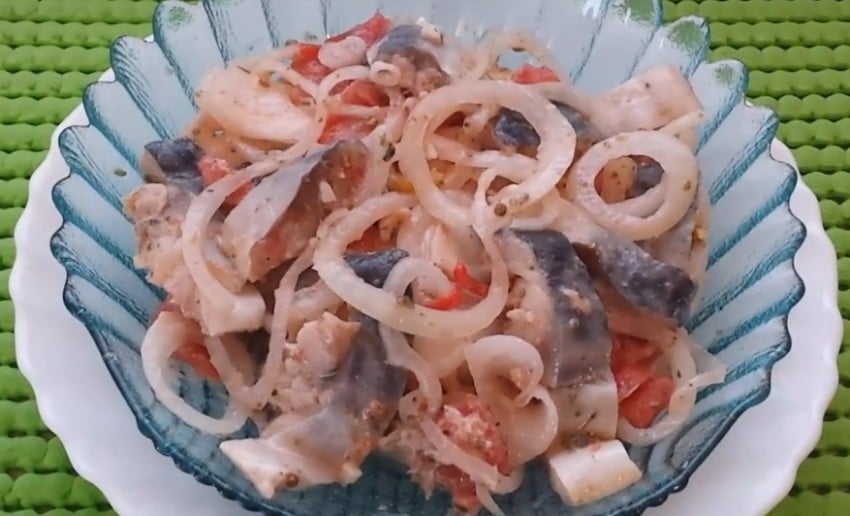 Хе из скумбрии по-домашнему: 3 классических рецепта рыбы хе по-корейски