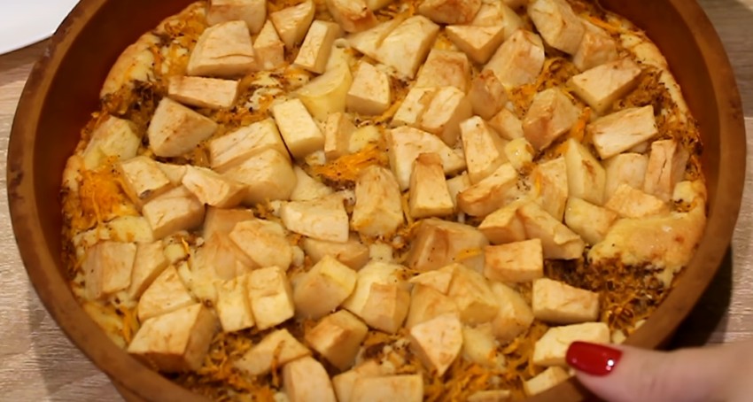 Шарлотка из кукурузной муки с яблоками – 5 рецептов диетического пирога