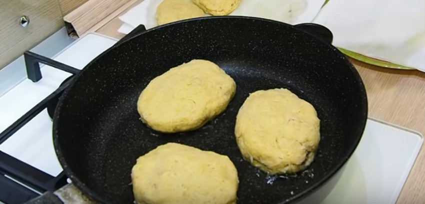 Тертая картошка на сковороде: 5 рецептов приготовления жареного картофеля
