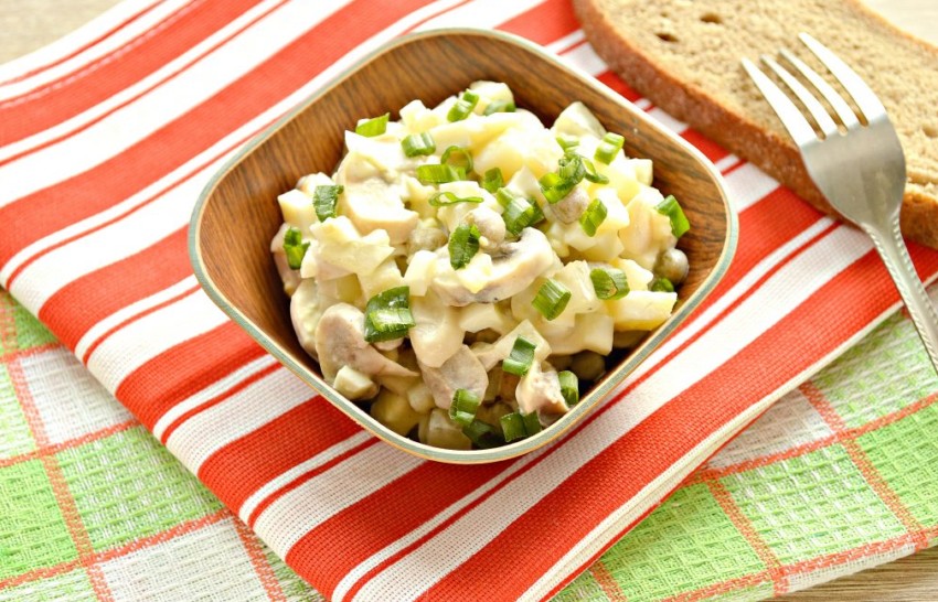 Салат с маринованными грибами и картофелем - рецепты приготовления вкусного салата