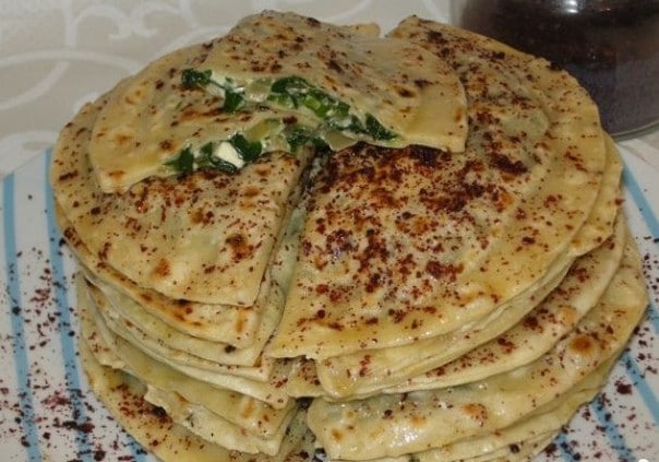 Кутабы с зеленью и сыром - или азербайджанские лепешки