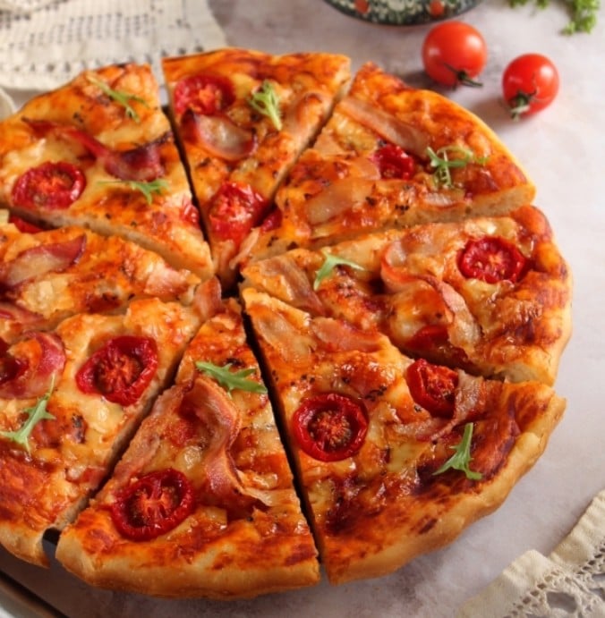 Готовим дома пиццу с беконом - рецепт с фотографиями и ингредиентами