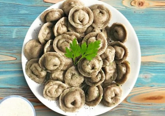 Пельмени с грибами -  рецепты с фото, в духовке, жареные