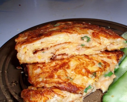 Омлет в лаваше с сыром на сковороде — рецепт с фото пошагово